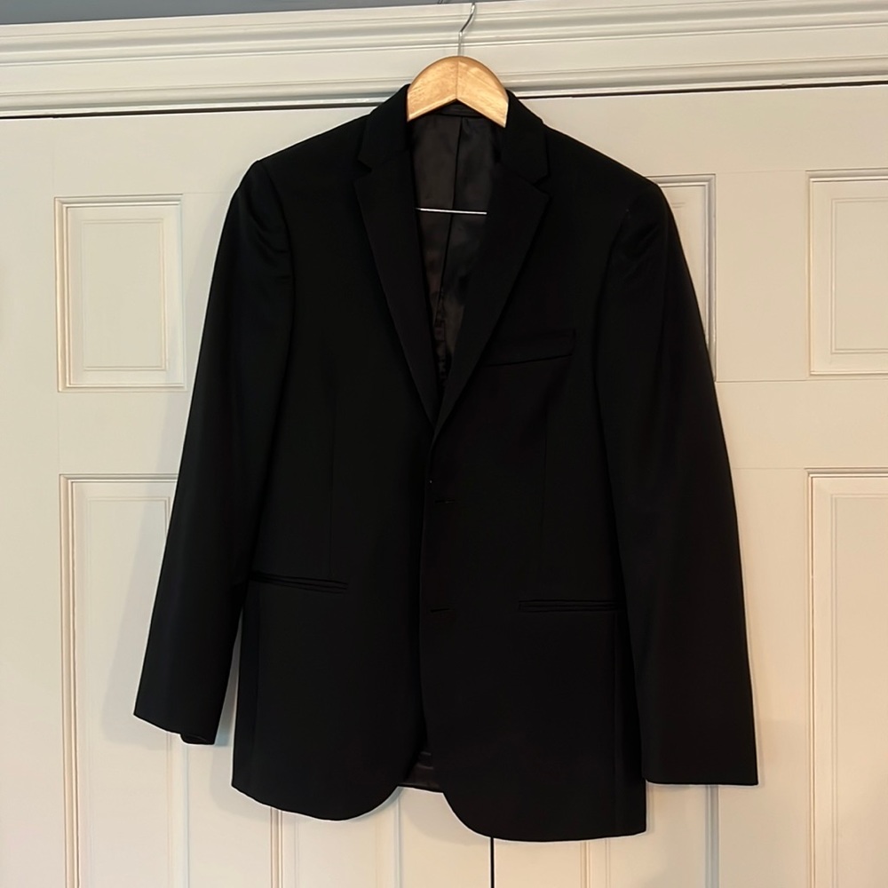 Vera Wang Tuxedo jacket 37 slim regular pant 30/31/32 small vest